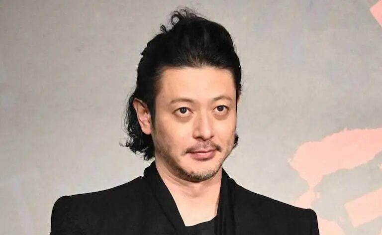 俳優オダギリジョーさんのポートレート写真