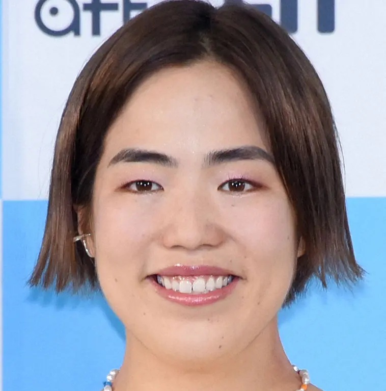 にこやかに微笑むお笑い芸人のゆりやんレトリィバァ